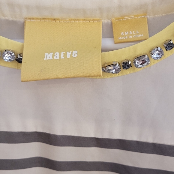 Maeve by Anthropologie Short Sleeve Jeweled Blouse Size Small - Picture 4 of 5